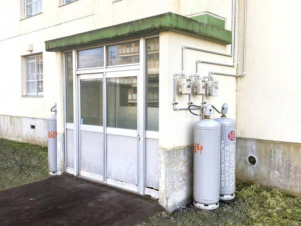 ビレッジハウス士別2号棟のエントランス|落ち着いたエントランスです
