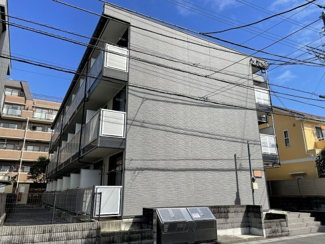 レオパレスプレミール中浦和Ⅱの外観