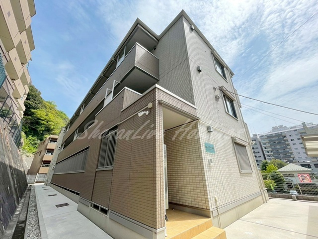 横浜市磯子区森２丁目のアパート