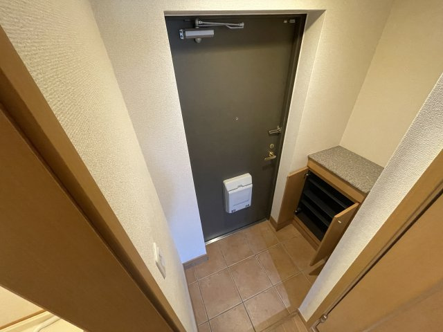 プティネージュの玄関