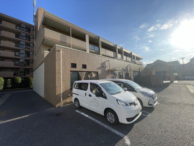 プティネージュの駐車場