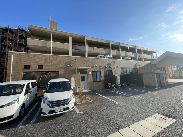 プティネージュの駐車場