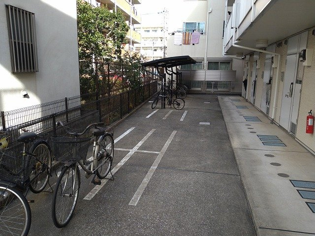 レオパレスディンのその他|駐輪場　原付＆自転車のみ駐輪可能