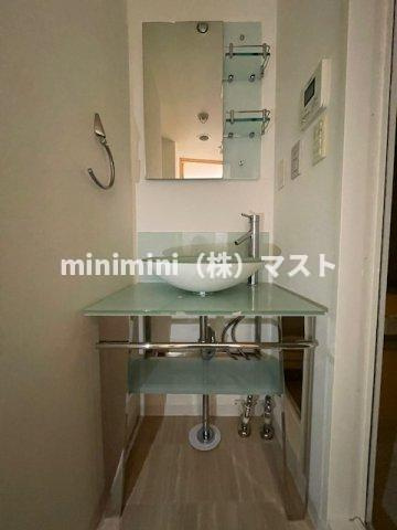 セレニテ難波西の洗面所