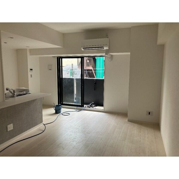 GRAN DUKE千代田aigleの居間・リビング