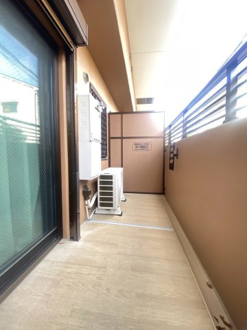 大阪市東淀川区西淡路４丁目の賃貸マンションのバルコニー