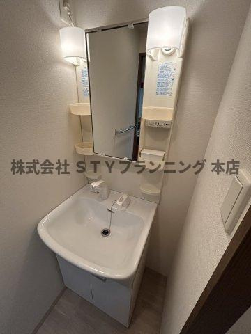 仲介手数料０円！ルミエール山中の独立洗面台