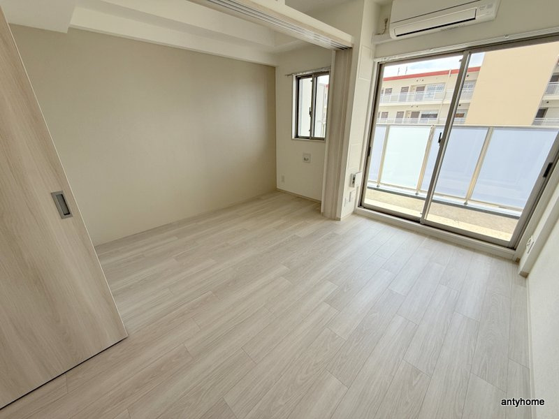 プレサンス東淀川駅前プローシェ　仲介手数料無料の洋室