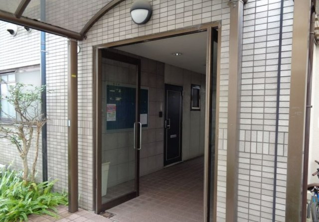 南埜マンション赤塚のエントランス|毎日通るエントランスはこのようになっています