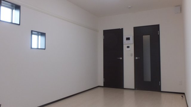 クレイノＳＯＬＵＴＩＯＮＳⅥの居間・リビング|人気のフローリングタイプです