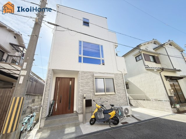 明石市硯町3丁目　中古戸建の玄関|物件・当店の最寄駅まで無料送迎！最短10分で指定場所へお迎えに向かいます！まずはお問い合わせください
