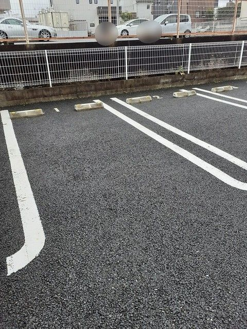 グランドソレーユの駐車場