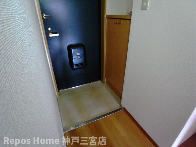 アスヴェル神戸元町海岸通の玄関