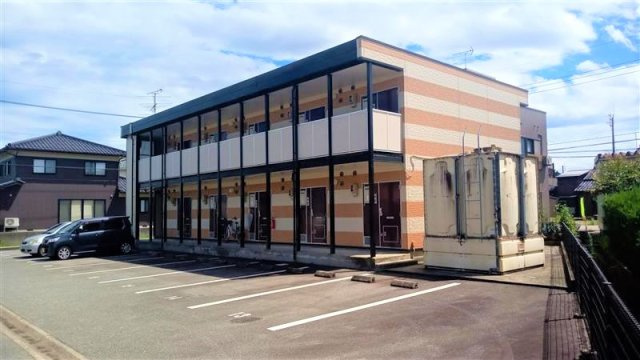 レオパレス千代　Ｂの外観