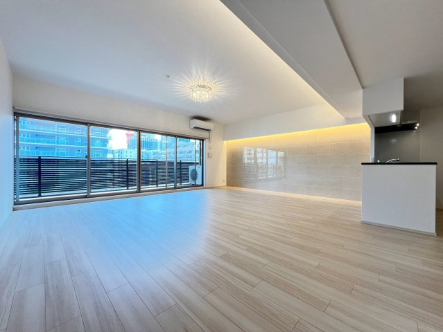 プレジオ北浜の居間・リビング