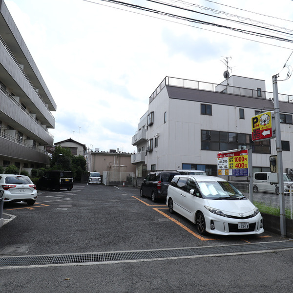 ペアパークⅡの駐車場