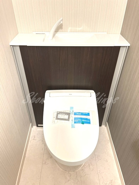 片瀬海岸戸建 A棟のトイレ
