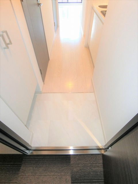 S-RESIDENCE谷町五丁目の玄関