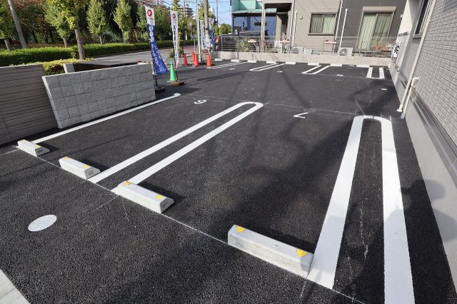 グランテージ海神Aの駐車場|駐車場に車を止められます