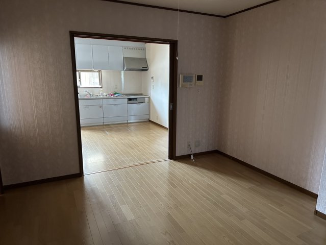 高茶屋７丁目一戸建ての居間・リビング
