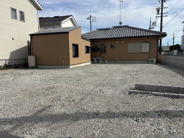 高茶屋７丁目一戸建ての駐車場