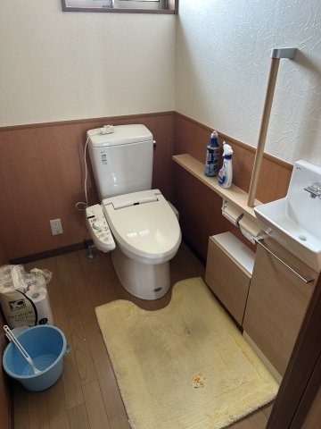 高茶屋７丁目一戸建てのトイレ