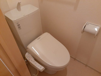 【トイレ】 | フィオーレＢ | ゆったりとした空間のトイレです