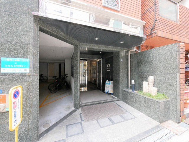 リバーライズ本町のエントランス
