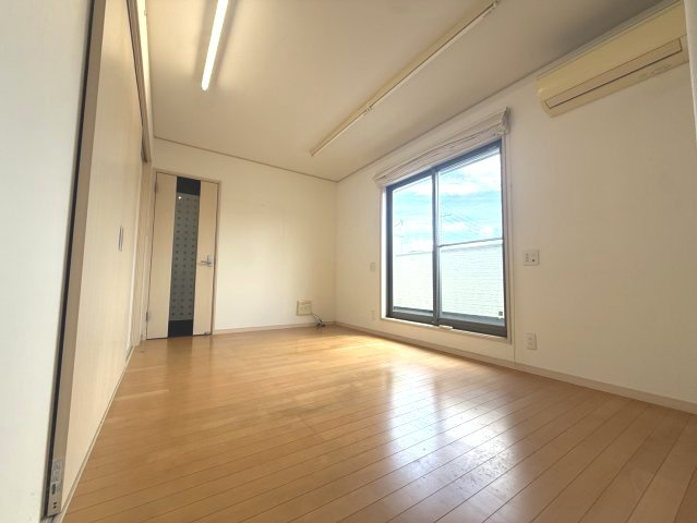 京都市西京区大原野西境谷町4丁目の洋室|2階 東側の洋室
お子様部屋や趣味部屋など、様々な用途でご使用いただけます。
