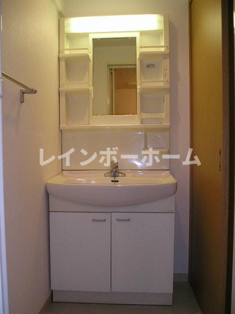 柏市あけぼの４丁目の賃貸マンションの洗面所|スペースが確保できる洗面所です