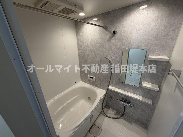 稲城市坂浜のアパートの浴室