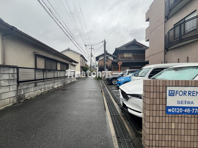 ネストクレールの駐車場