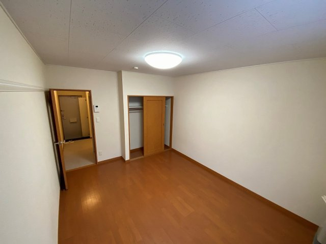 レオパレスこまくさの寝室