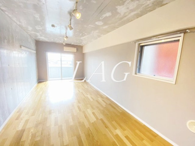 【居間・リビング】 | カーサ・ドマーニ | 洋室のお部屋です。