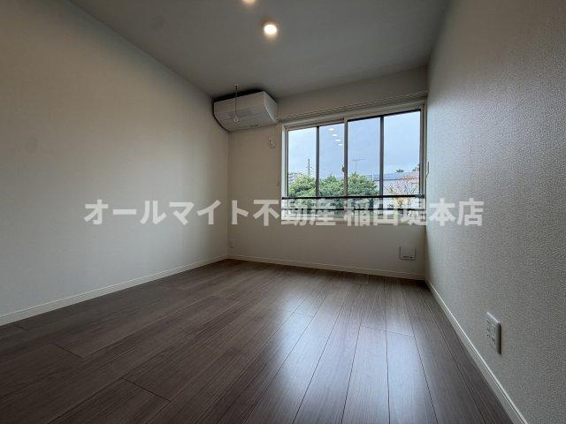 稲城市坂浜のアパートの洋室