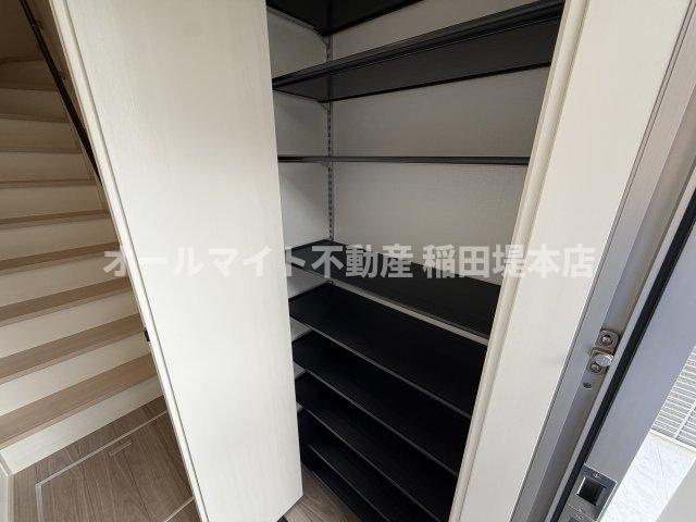 稲城市坂浜のアパートの収納