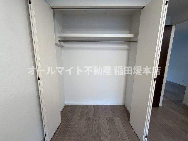 稲城市坂浜のアパートの収納