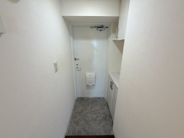 ハイツまやの玄関
