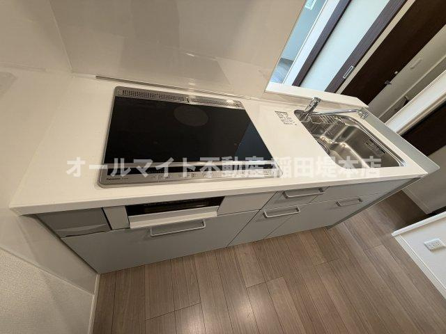 稲城市坂浜のアパートのキッチン