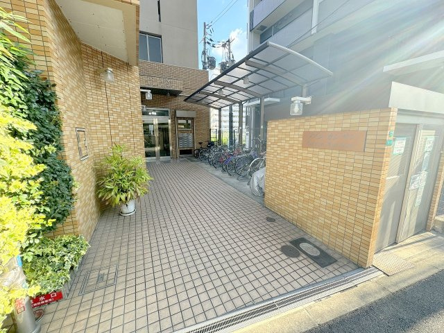 メゾンカジサンのエントランス