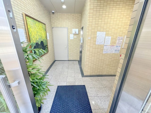 メゾンカジサンのエントランス