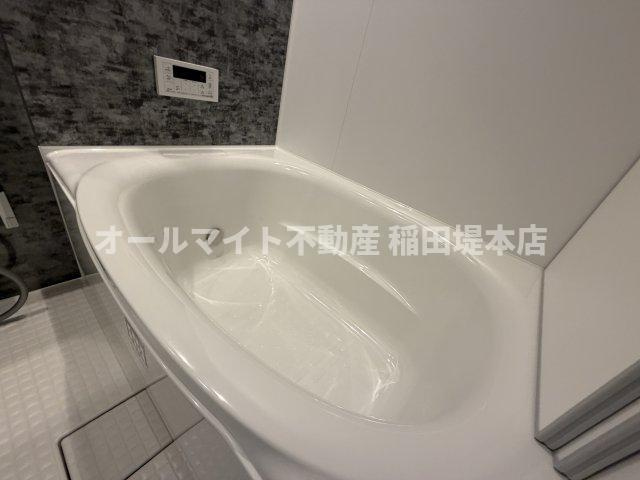稲城市坂浜のアパートの浴室