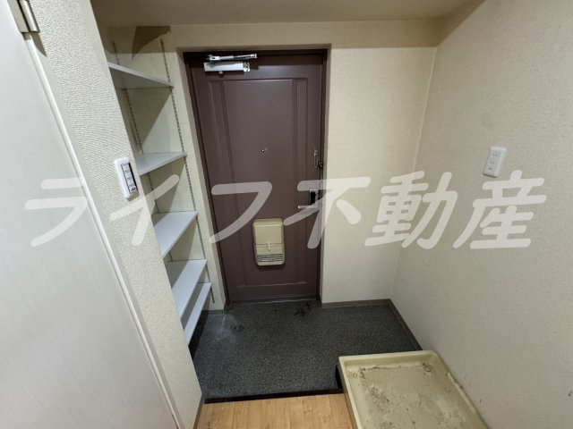 パークレーン深江の玄関|収納もある玄関です