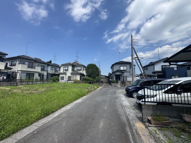-三丁目不動産-　羽生市藤井上組　の前面道路含む現地写真
