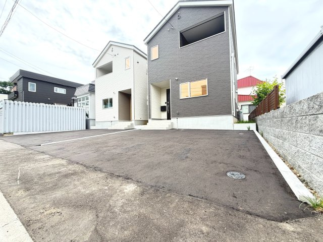 【新築戸建】札幌市南区川沿13条1丁目2棟の駐車場