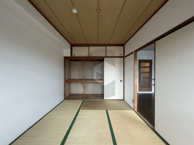 ロイヤルヴィラ東大阪の和室