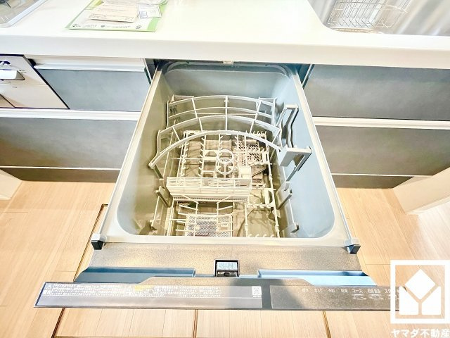 ジュネラス西宮のその他|毎日の家事の負担を軽減し、節水効果も期待できる食器洗乾燥機付き。