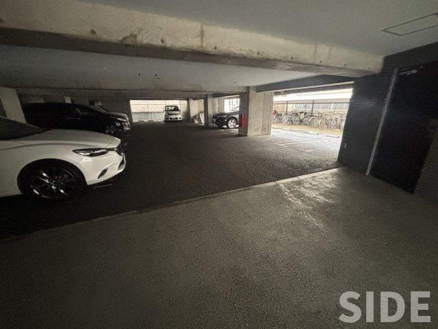 【駐車場】
