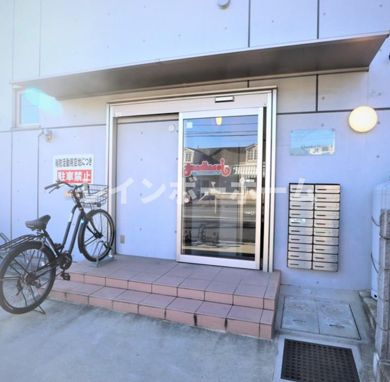 Chambre Hidemi Ⅱ仲介手数料（賃料の1.10ヵ月）の50％OFF対象物件！のエントランス|落ち着いたエントランスです