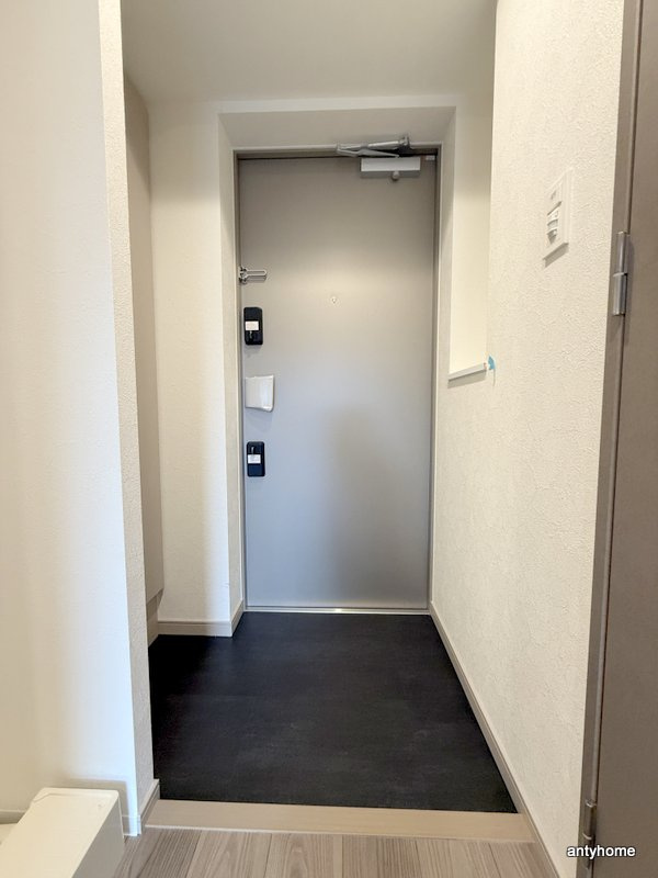 プレリス北巽駅前ラバルス　仲介手数料無料の玄関